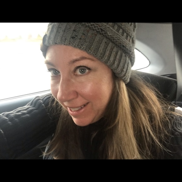 Meet your Posher, Pamela - Picture 2 of 2